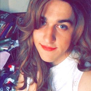 Meet your Posher, Dahlia